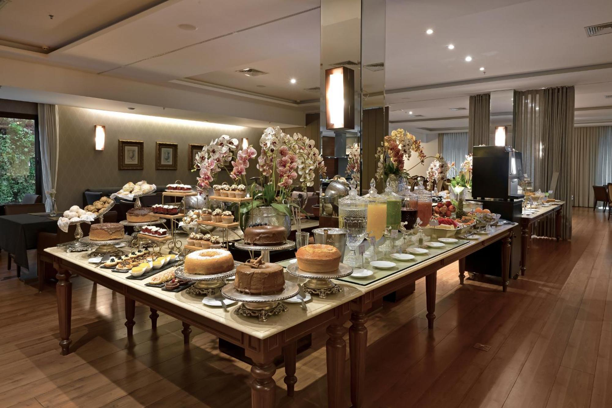 Hotel Mont Blanc Premium Ribeirão Preto Esterno foto A dessert buffet