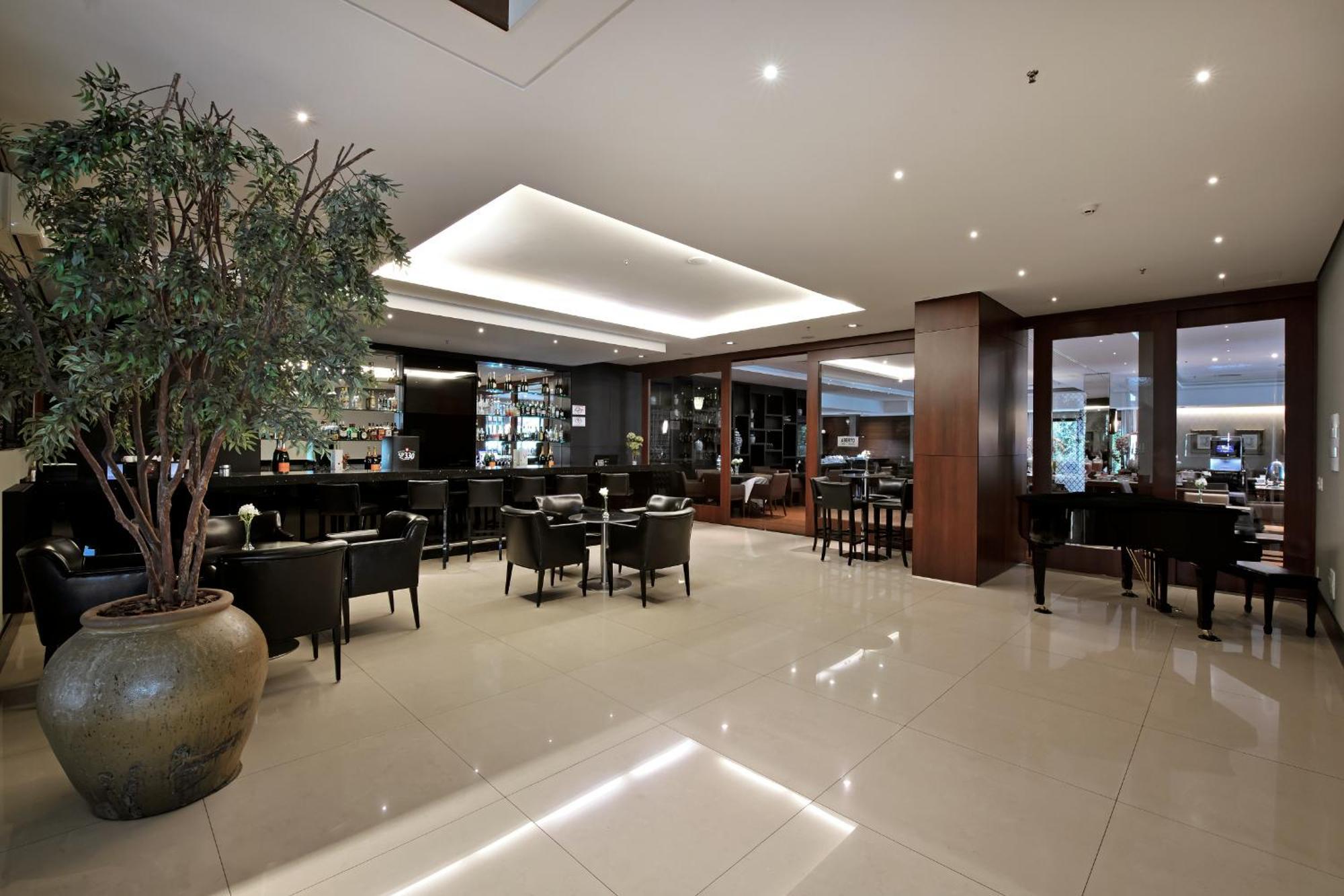 Hotel Mont Blanc Premium Ribeirão Preto Esterno foto The interior of the lounge