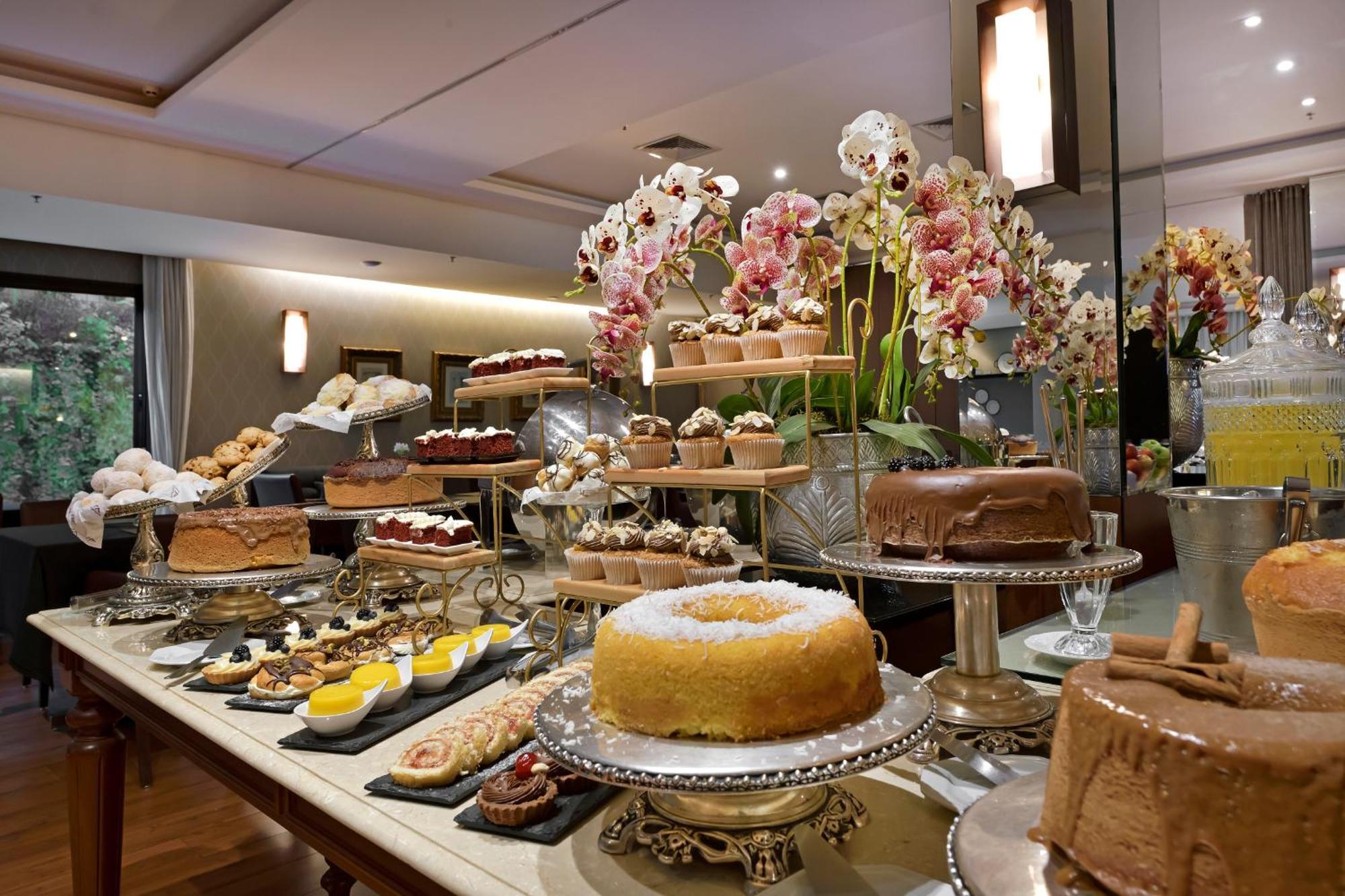Hotel Mont Blanc Premium Ribeirão Preto Esterno foto A dessert buffet