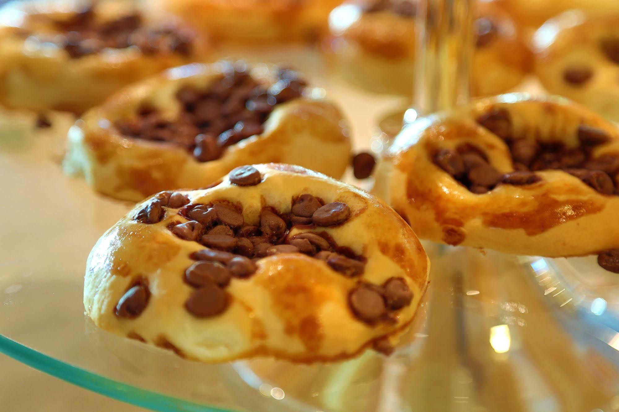 Hotel Mont Blanc Premium Ribeirão Preto Esterno foto Chocolate chip scones